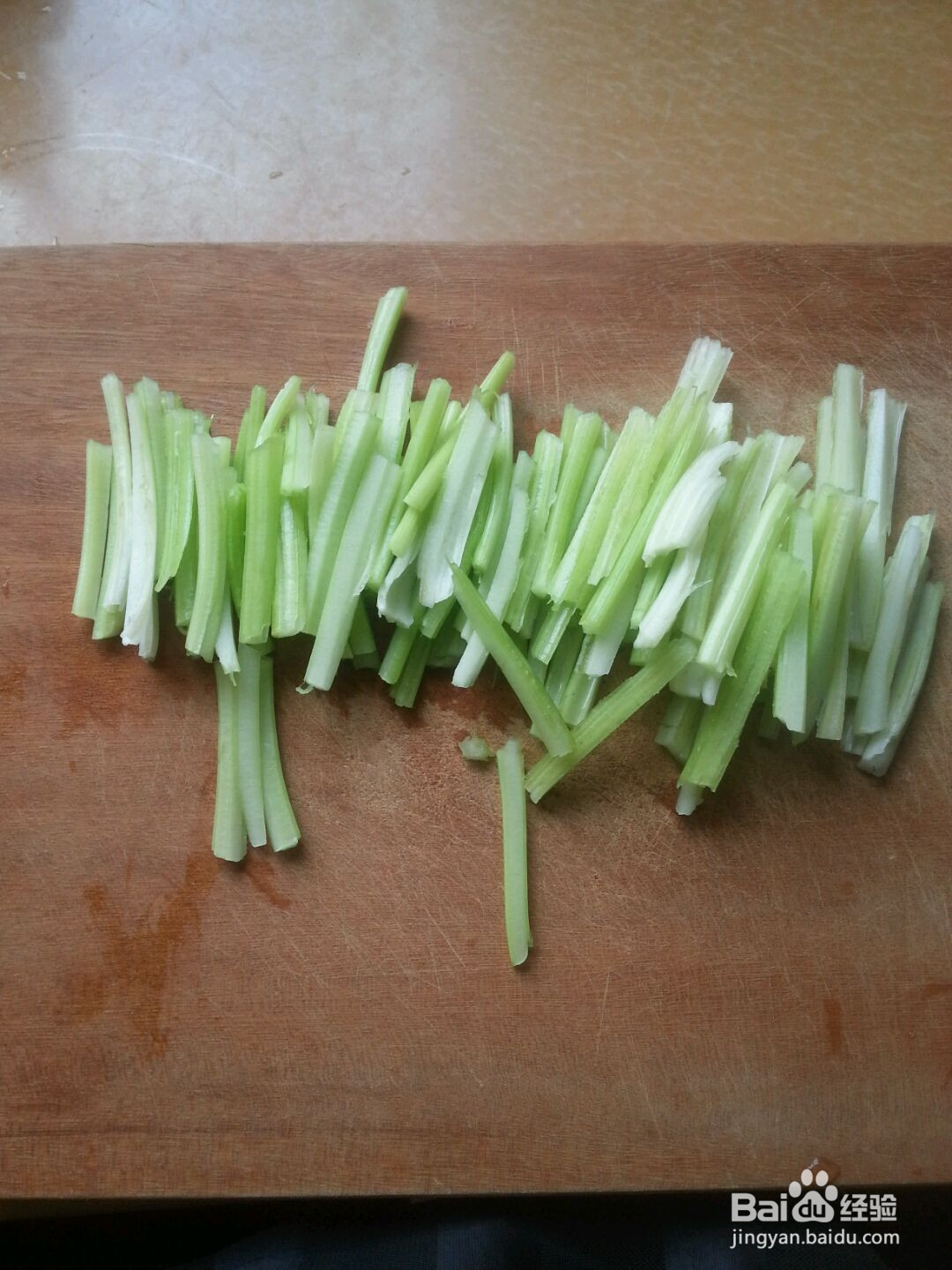 西芹炒牛肉的做法