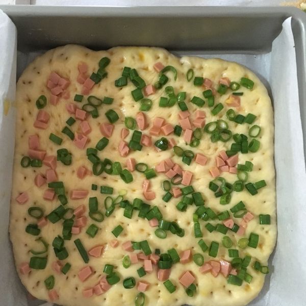 葱香肉松面包卷