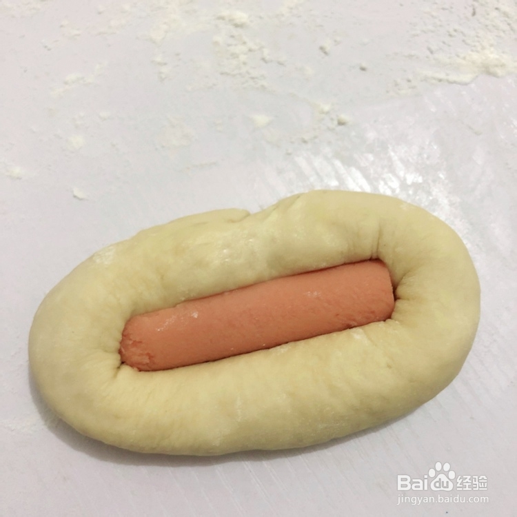 美味面包夹香肠的做法