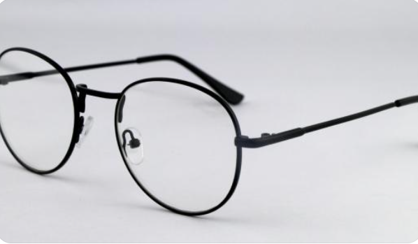 the glasses are on your desk对吗