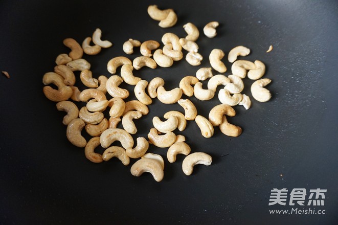 金玉满堂·腰果鸡丁