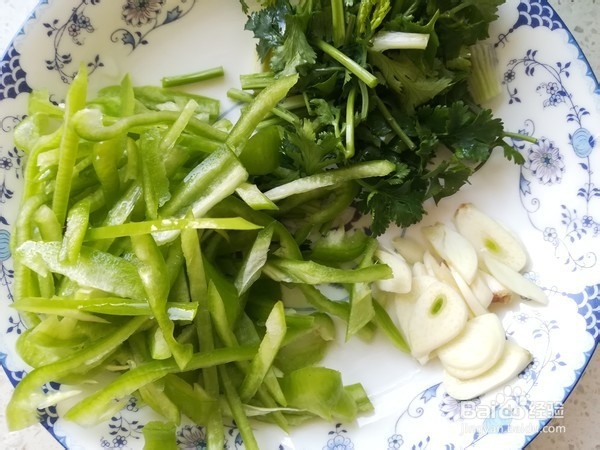 青椒炒香干百吃不厌的做法