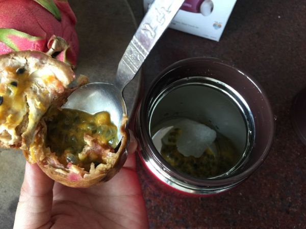 柠香火龙百香果茶