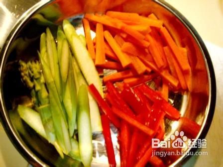 绿酱虾球螺丝面