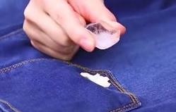 裤子上粘了口香糖怎么办