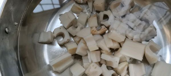 开胃下饭菜酸辣藕丁