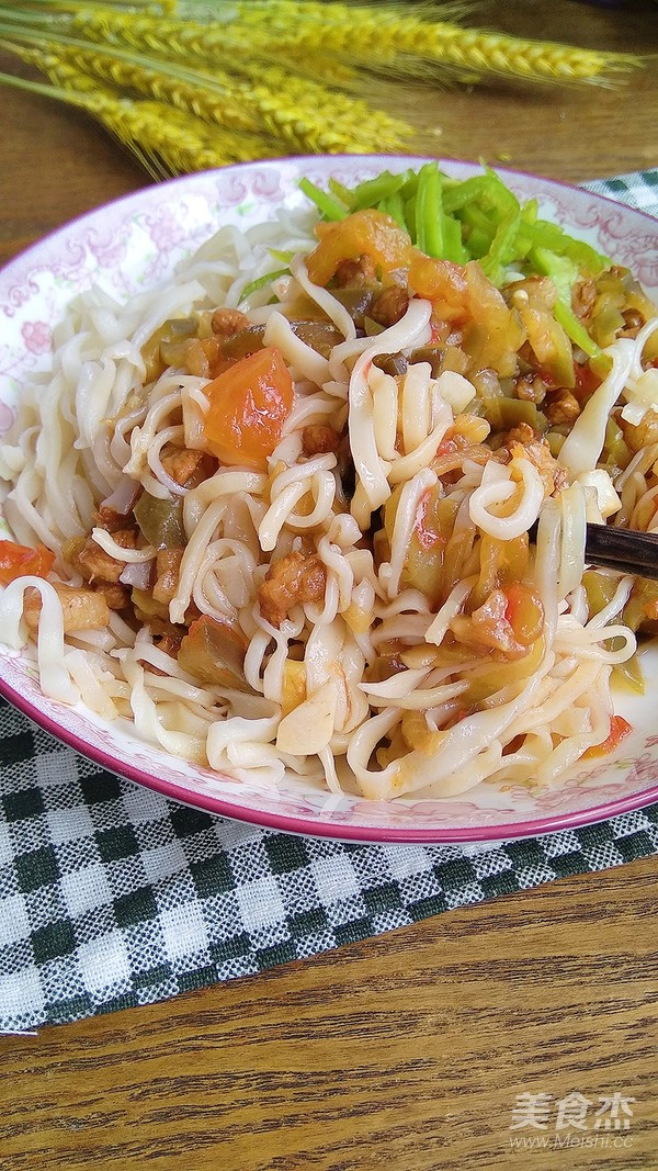 茄子肉丁手擀面