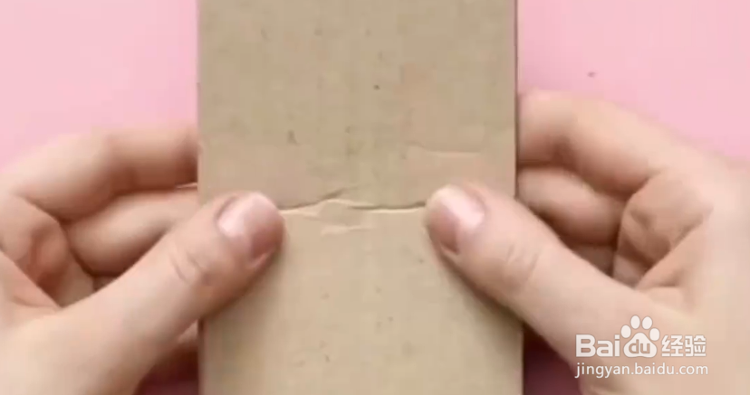 如何给芭比娃娃做一个沙滩椅