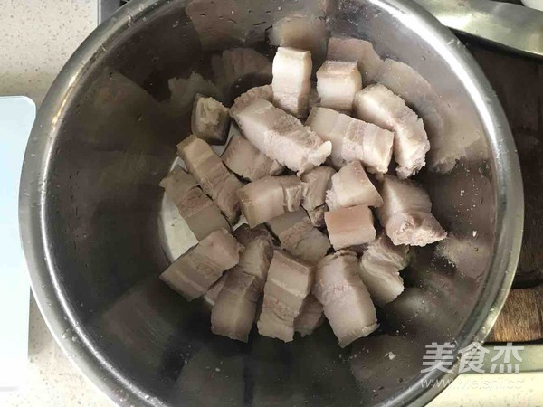 五花肉炖豆角土豆