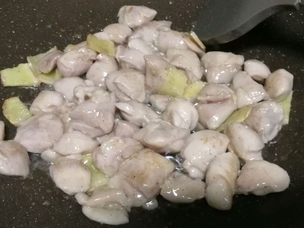 咖喱土豆炒鸡块