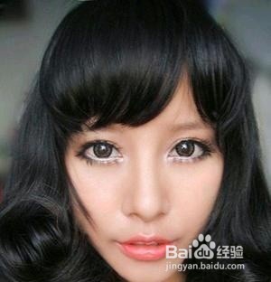 卧蚕妆容画法 画出无辜眼神