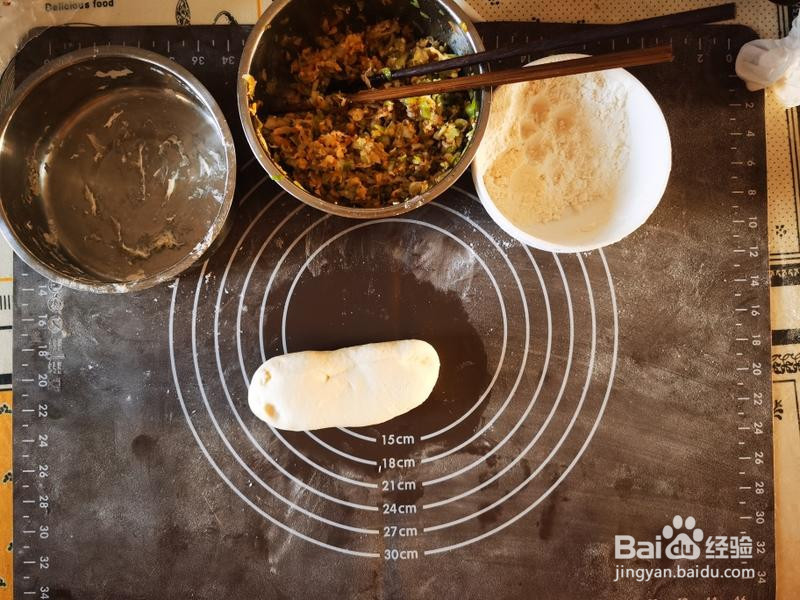 辅食—圆白菜鸡蛋馅饼的做法