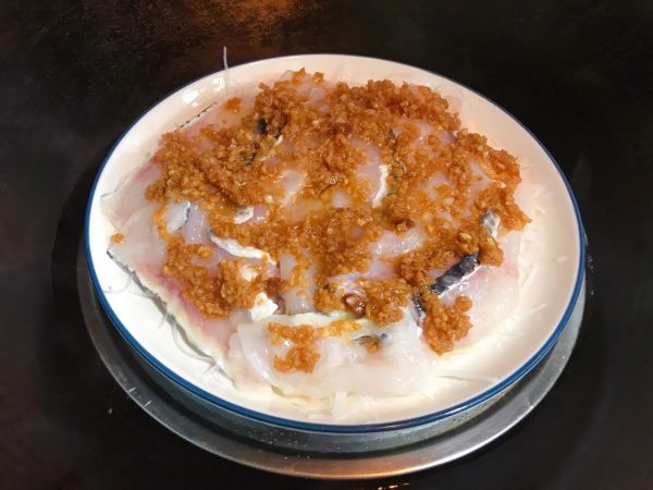 蒜蓉粉丝蒸鱼片