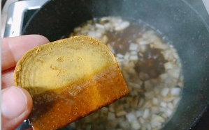 咖喱虾仁烩饭的做法