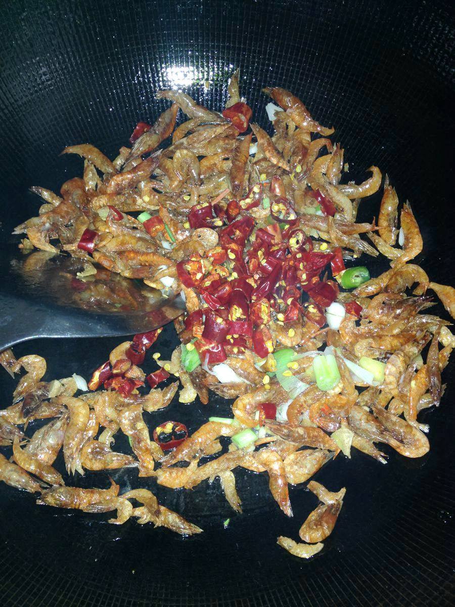辣炒小河虾，麻麻辣辣的下饭神器