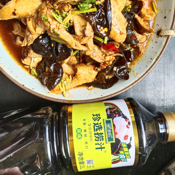 捞汁黑木耳拌鸡腿