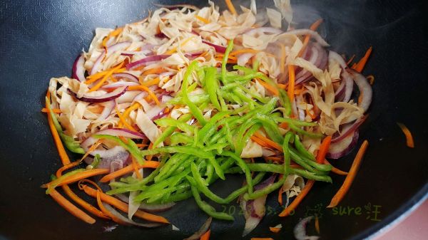 葱椒胡豆拌瓜丝