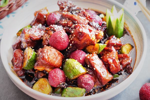 黄瓜杨梅糖醋排骨