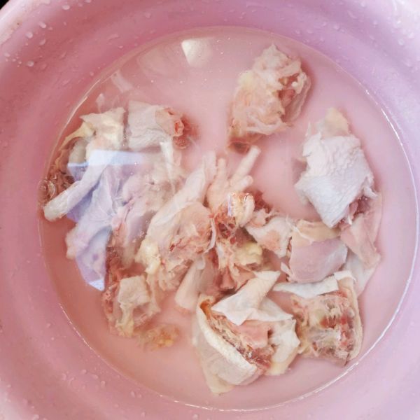 虫草松茸老母鸡汤