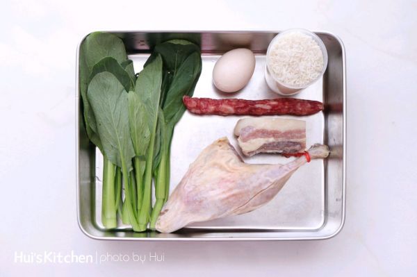 广式腊味煲仔饭