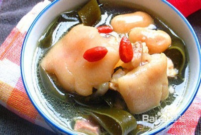 如何在家中制作海带炖猪蹄
