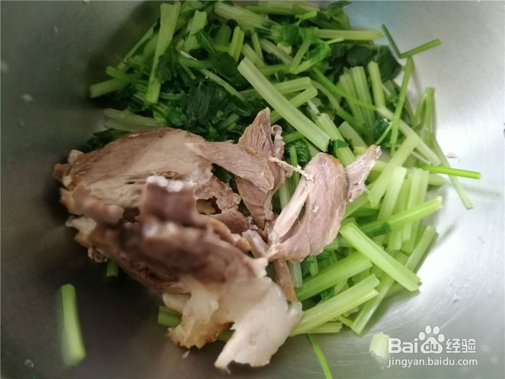 猪腿肉拌芹菜段