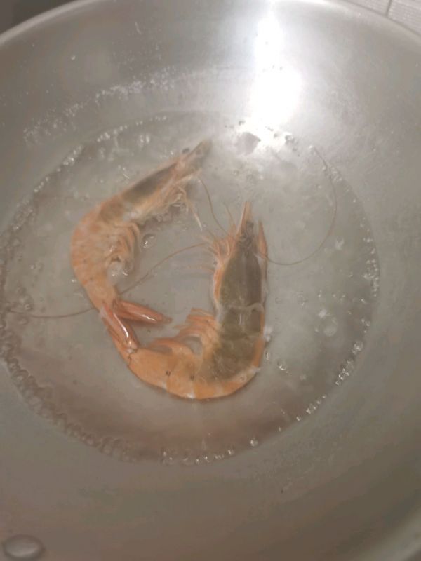 大虾墨鱼汁炒饭