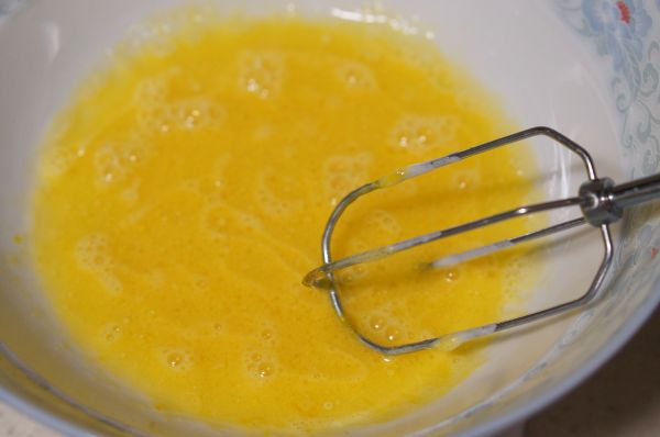 草莓鲜奶蛋糕卷