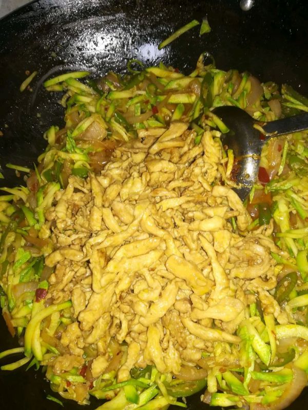 嫩兰瓜炒鸡胸肉