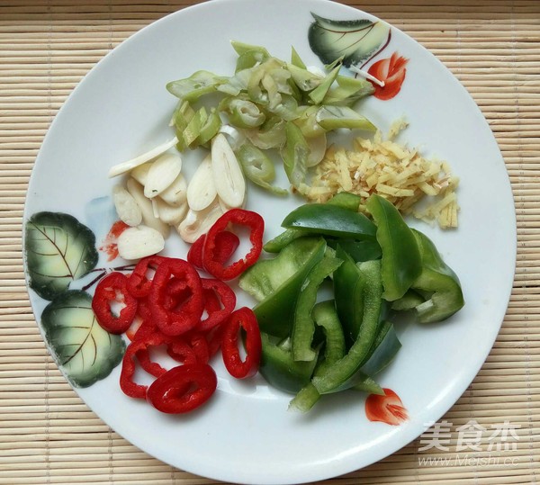 菌菇蚝油炒冻豆腐