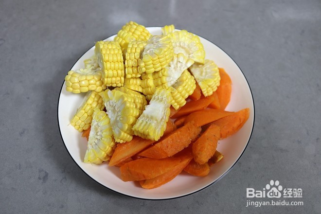 玉米鸭腿煲菜品