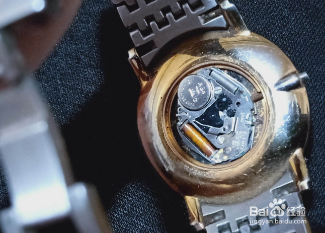 石英手表如何自行更换电池