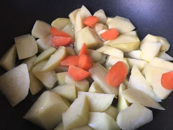 干锅对味酱鸭#食光社干锅鸭