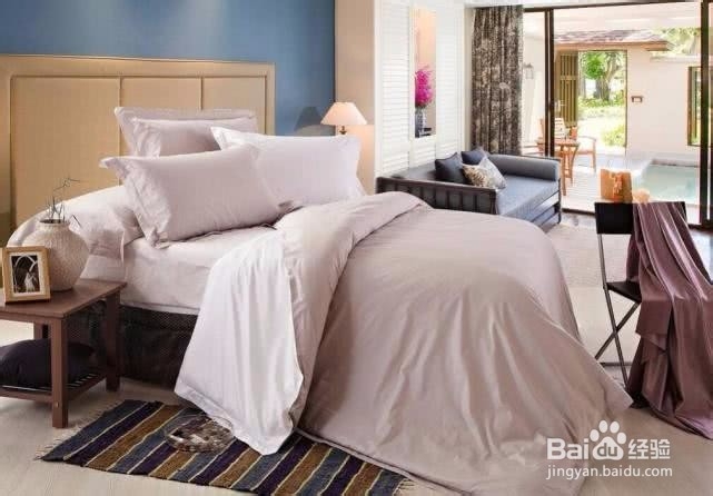 在外旅游住宿:为什么入住酒店先不要开灯？