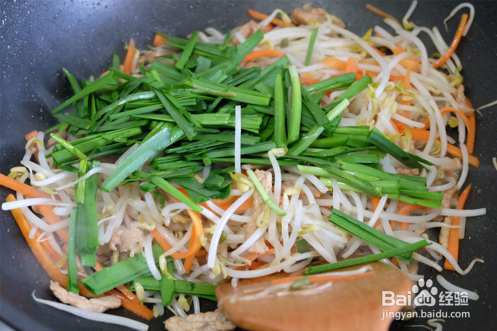 馓子炒绿豆芽的做法
