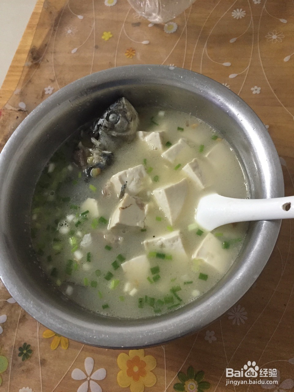 鲜甜的鲫鱼豆腐汤羹