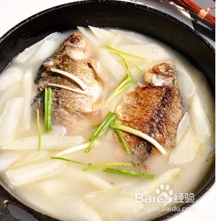 萝卜炖鲫鱼的制作方法