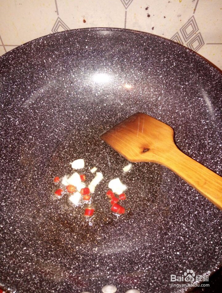 白菜炒牛肉的简单做法