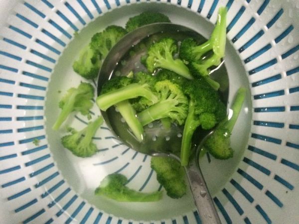蒜蓉西兰花炒紫甘蓝