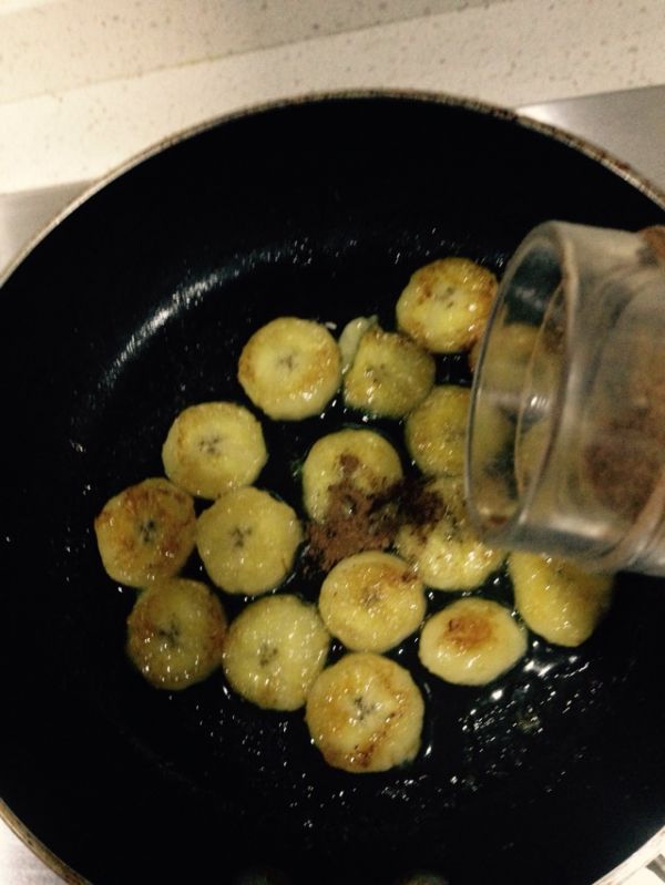 花生巧克力肉桂香蕉三明治