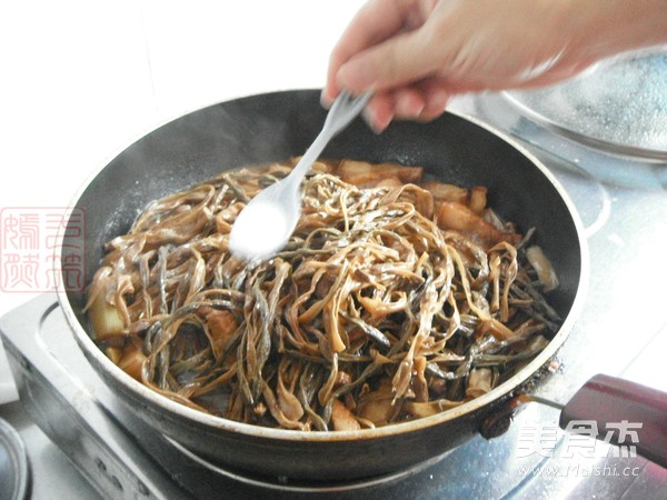五花肉烧干豆角