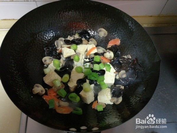 木耳口蘑熘豆腐怎么做