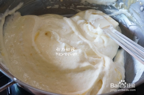 怎样做草莓彩绘戚风蛋糕卷