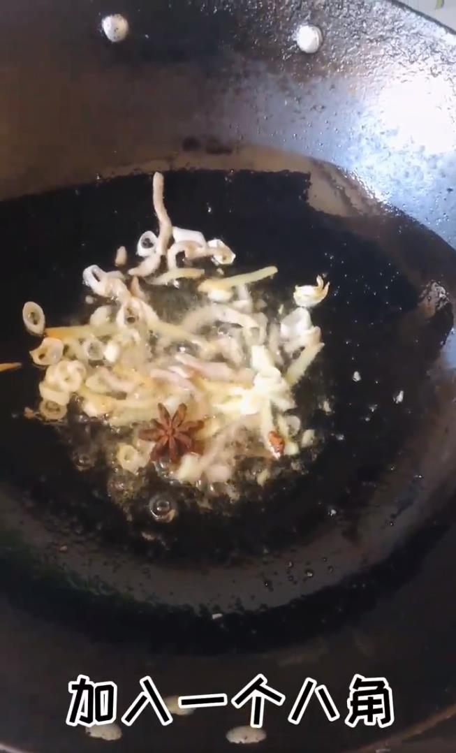 如何制作香味四溢的小炒黄豆芽？