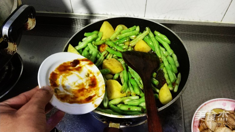 家常土豆炖豆角