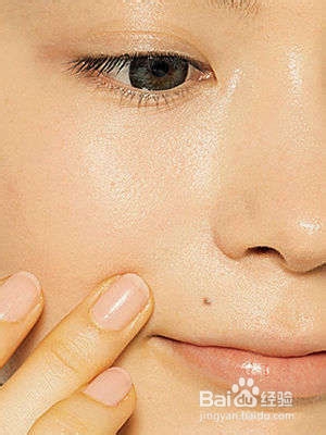 学会正确遮瑕 让5部位清新无瑕