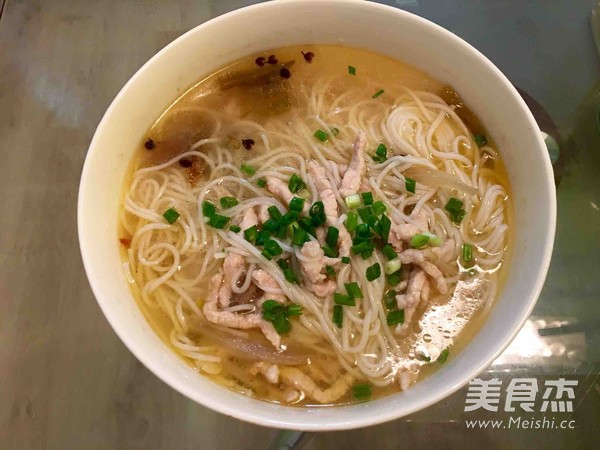 酸菜肉丝米线