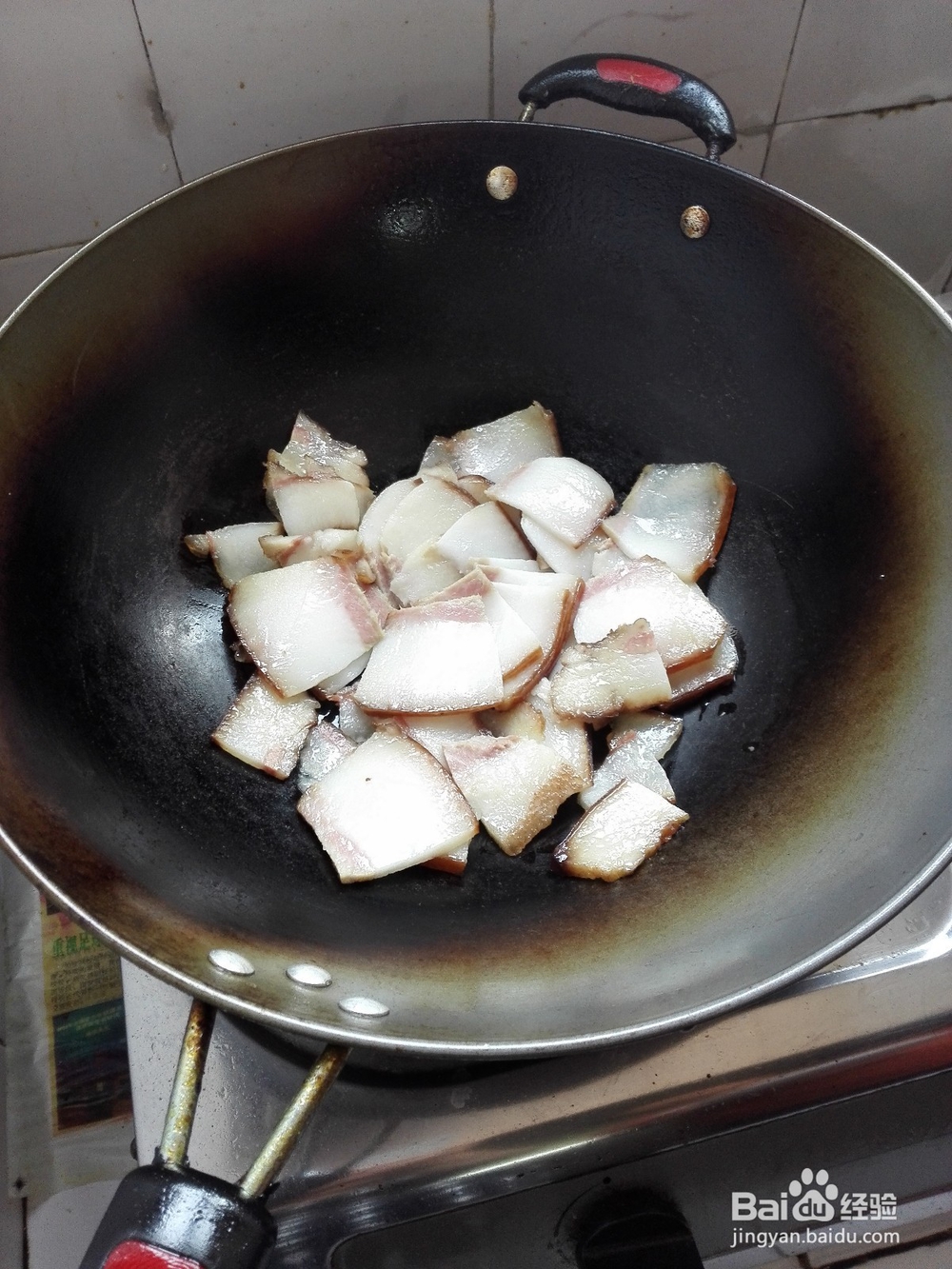 辣椒炒肥肉的做法