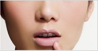 2012夏季妆容流行趋势烟熏妆再现魅力