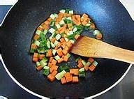 三色炒虾仁的制作方法